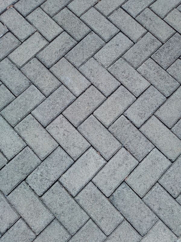 Why Interlocking Pavers Are Ideal For Commercial Walkways And Plazas